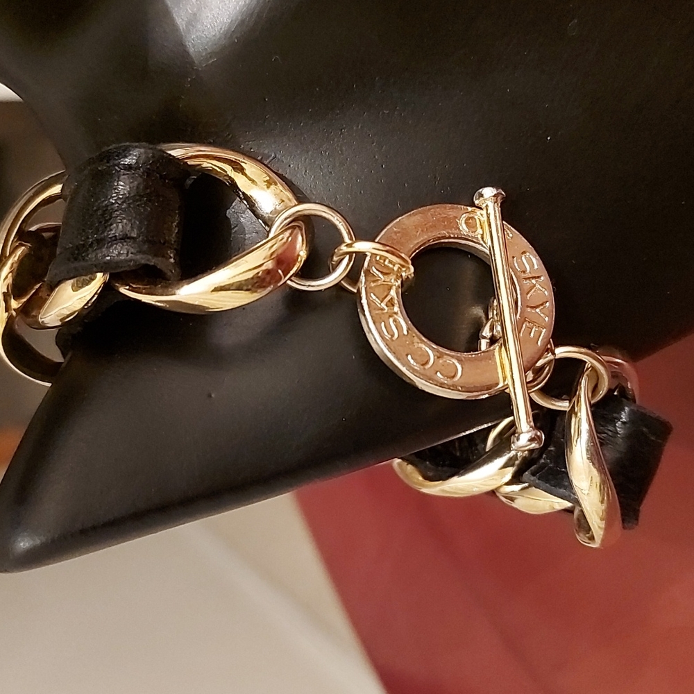 CC Skye leather and gold metal bracelet